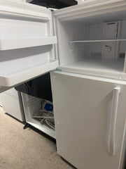 Insignia White Top Freezer Refrigerator – Compact & Reliable