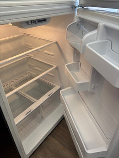 White Top-Freezer Refrigerator – Clean & Reliable 2