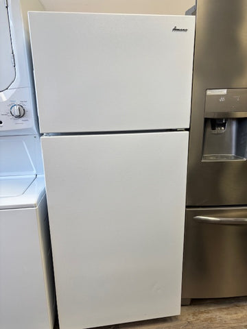 Amana 28 inch White Top-Freezer Refrigerator – Clean & Reliable LIKE NEW