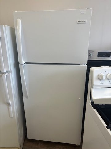 Frigidaire White Fridge 30" White Top Freezer Refrigerator – Clean & Reliable Used AP-100