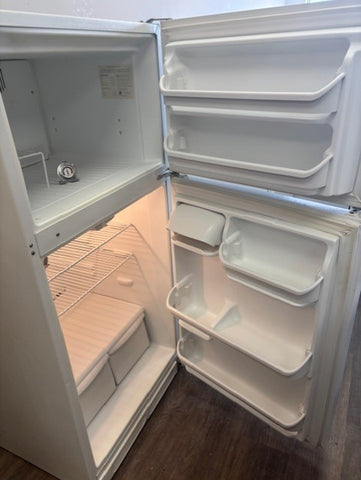 Frigidaire White Fridge 28" White Top Freezer Refrigerator – Clean & Reliable Used AP-102-HG