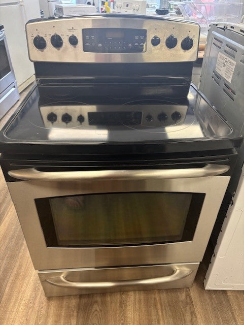 General Electric 30” Stainless Steel Glass Top Electric Range – Used - AP-109-HG    DISCOUNTED DUE TO NUMBERS RUBBED OFF ON KNOBS