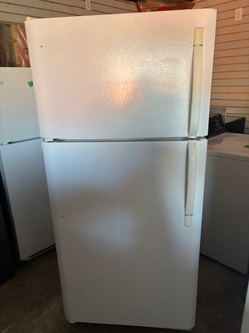 Frigidaire 30" White Top Freezer Refrigerator – Clean & Reliable - Used - Store BG