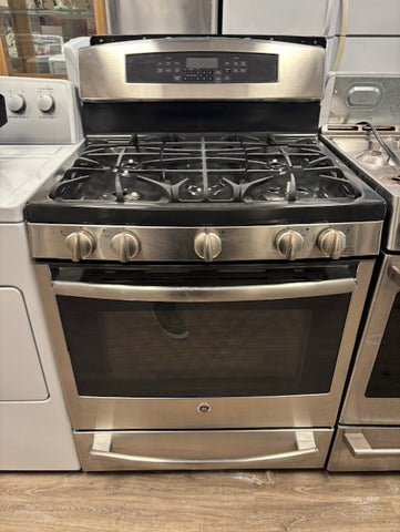 SOLD!   General Electric Gas Range with 5 Burners – Stainless Steel