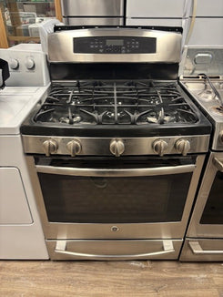 SOLD!   General Electric Gas Range with 5 Burners – Stainless Steel