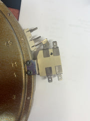 LG radiant element terminal arrangement