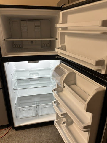 Amana Stainless Steel Top Freezer Refrigerator – Apartment Size – Compact & Energy Efficient