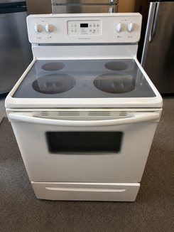 Frigidaire White Glass Top Electric Range – Clean & Reliable Used Stove
