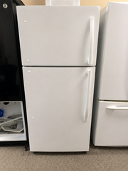 Insignia White Top Freezer Refrigerator – Compact & Reliable