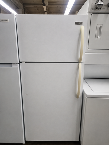 Used Frigidaire Top Freezer Refrigerator – White – Apartment & Family Size – Tested - Store